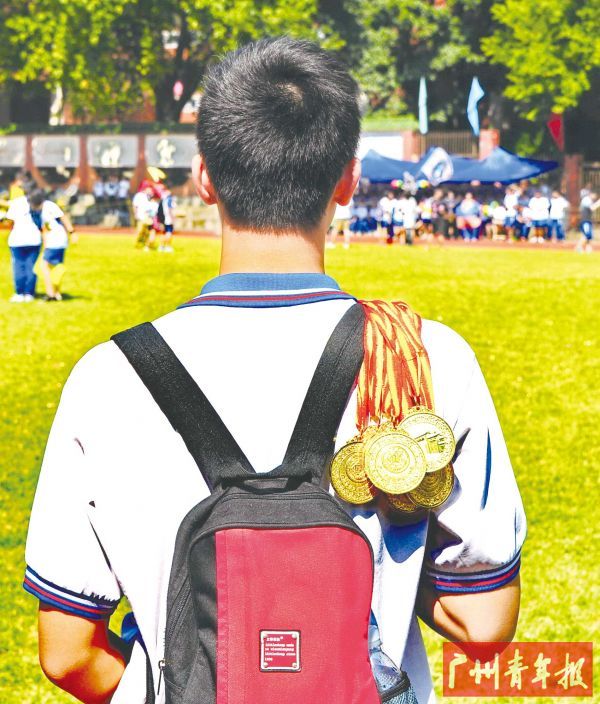 《奖牌的收获》宋子健/摄