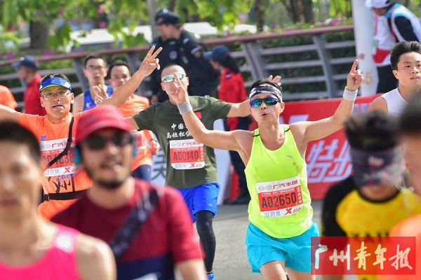 第六届广州马拉松吸引了不少专业的运动员参加。