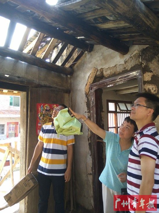 频繁的走访是为了及时了解村民的情况。