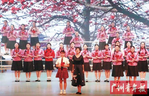 广州市幼儿师范学校 《红棉礼赞》