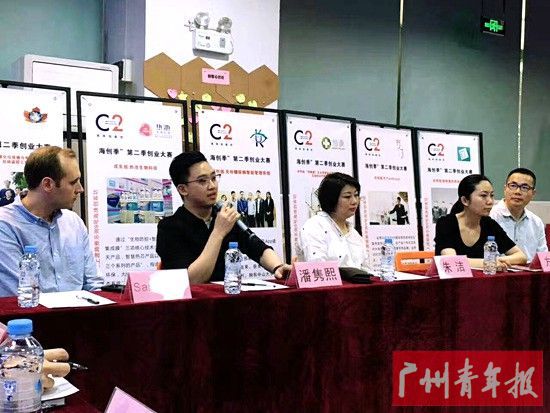 左二为潘隽熙,受访者供图