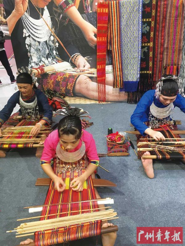 黎族传统纺染织绣技艺