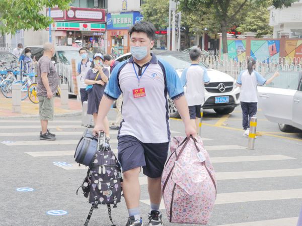 学生志愿者的风采。叶京京/摄影