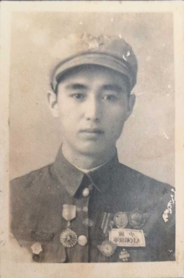 年轻时的张连海