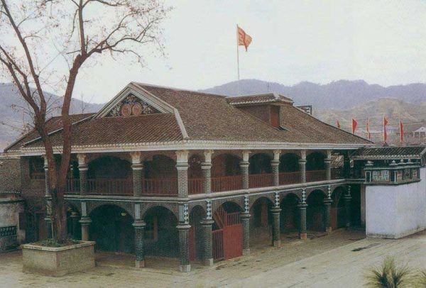 1935年1月15日至17日,中共中央政治局扩大会议在贵州遵义召开