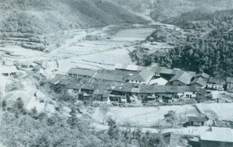 1929年3月14日,毛泽东同朱德指挥红四军进攻长岭寨,歼敌两千余人,击毙敌旅长郭凤鸣,乘胜占领长汀城。图为长岭寨。