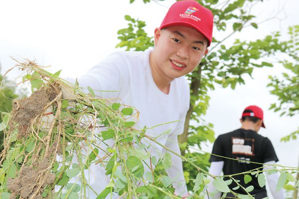 蔡堉参加暑期三下乡社会实践活动