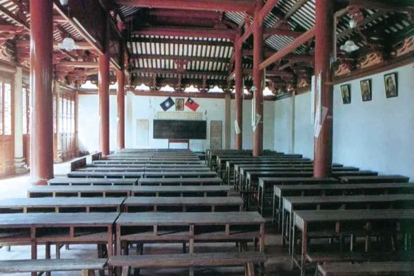 1926年3月,毛泽东任第六届农民运动讲习所所长。图为广州农民运动讲习所课堂。