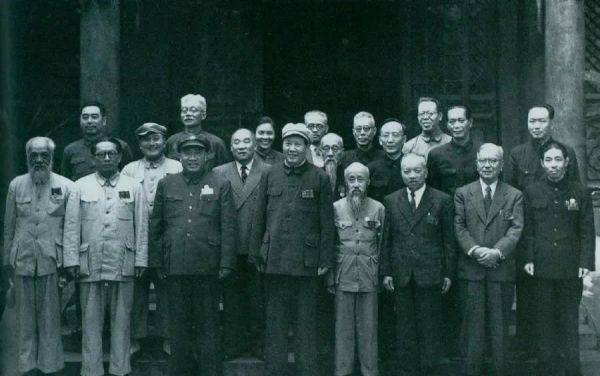 1949年7月5日,新政治协商会议筹备会常务委员合影。