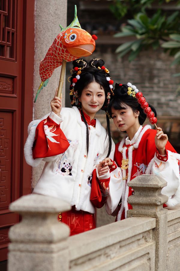 穿着汉服到农讲所打卡 张兆荣/摄