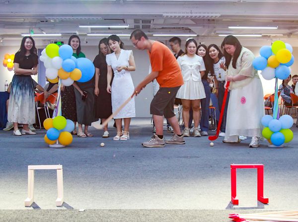 球场变“鹊桥”,体育运动拉近单身青年距离 林乐峰/摄