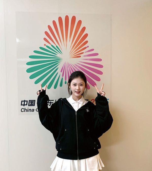 广州大学 胡逸舟