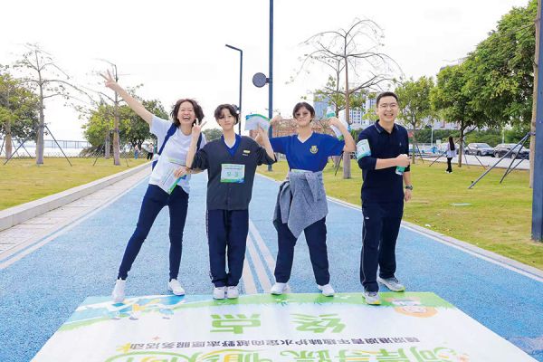 青年携手开展趣味护水定向趣野志愿服务