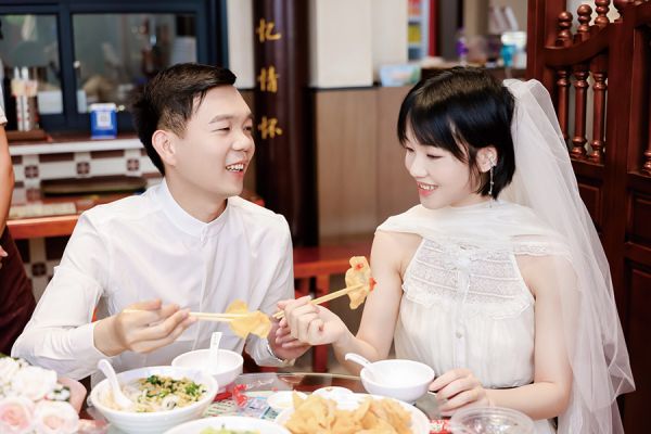 品尝正果当地美食