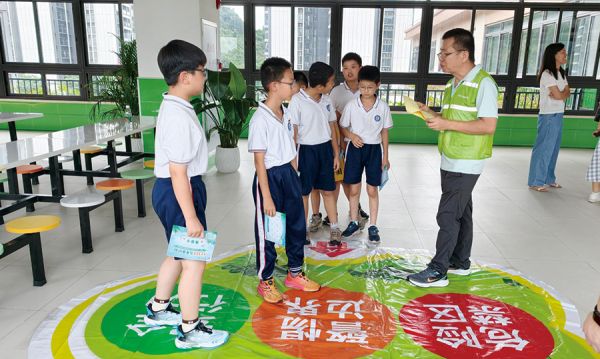 青少年在游戏中学习提升自我保护能力
