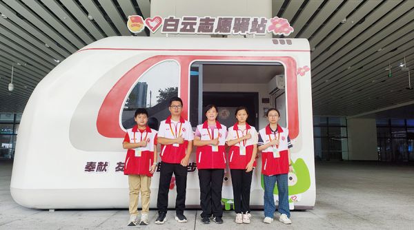 志愿者依托志愿驿站开展服务