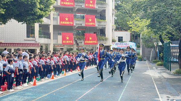少年军校操演