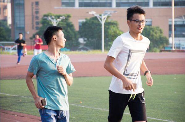 华工学子在晨跑中读懂长征精神