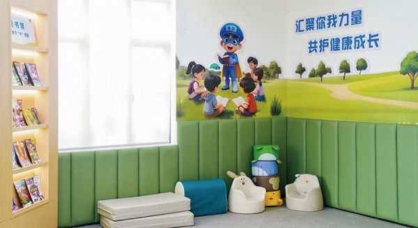 “清风侠·绿书架”读书角让青少年在书香中成长