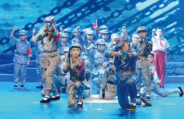 广州青少年把红军故事搬上舞台演绎长征精神
